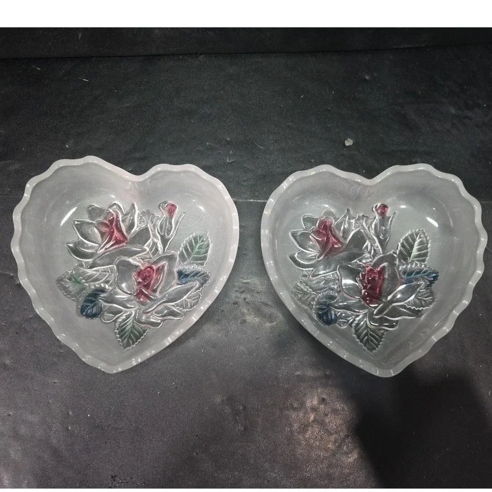Studio Nova‎ Heart Shaped Trinket Box, Frosted Glass Dish, Embossed Pink Roses